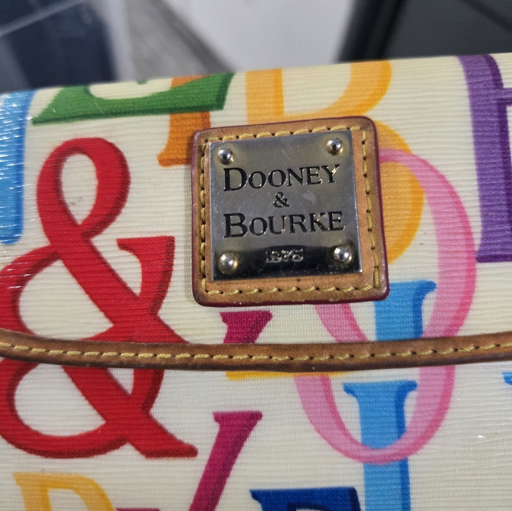 DOONEY & BOURKE 🩷 RETRO 🧡 GRAFICA CLUTCH WALLET. 9 - Picture 6 of 6